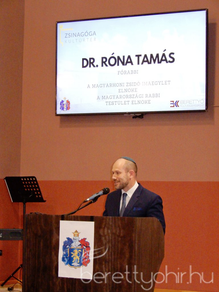 Átadták a felújított zsinagógát 42